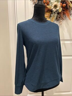 Skechers Women’s Classic Crewneck Long-Sleeve Top - Teal Blue Size XS